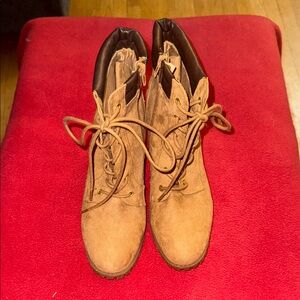 Women’s Tan Lace-Up Boots with side zipper